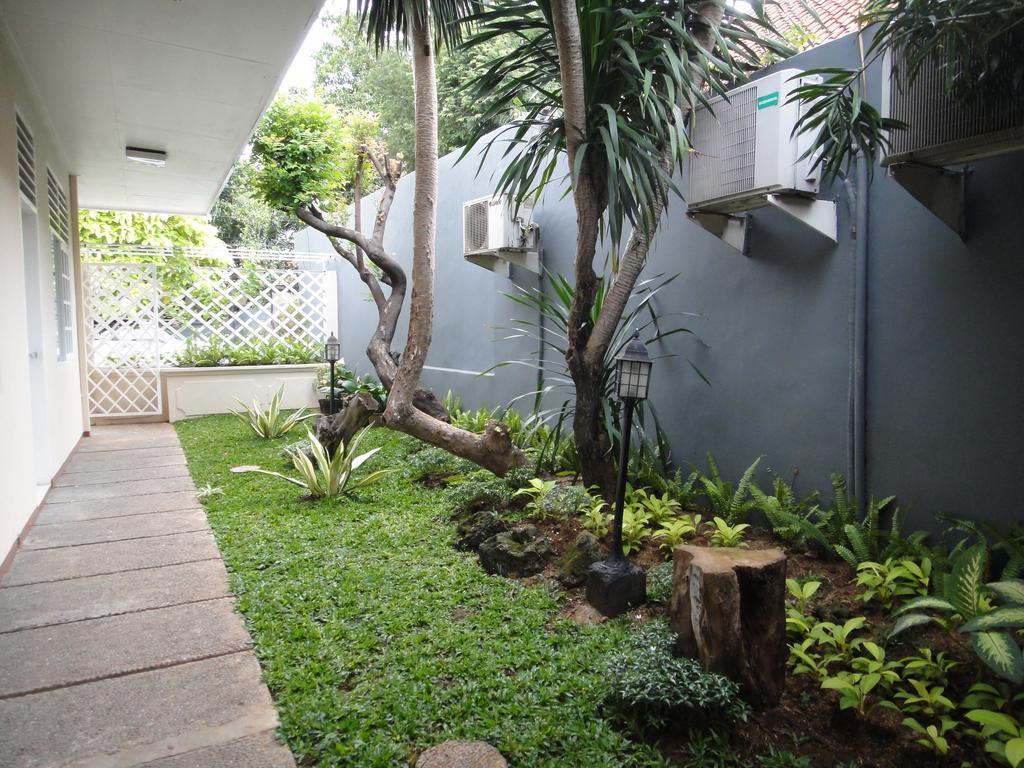 Gondia Guesthouse Jakarta Exterior foto