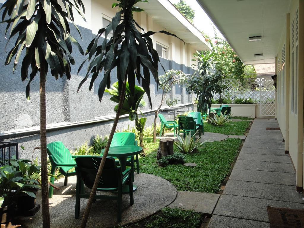Gondia Guesthouse Jakarta Exterior foto