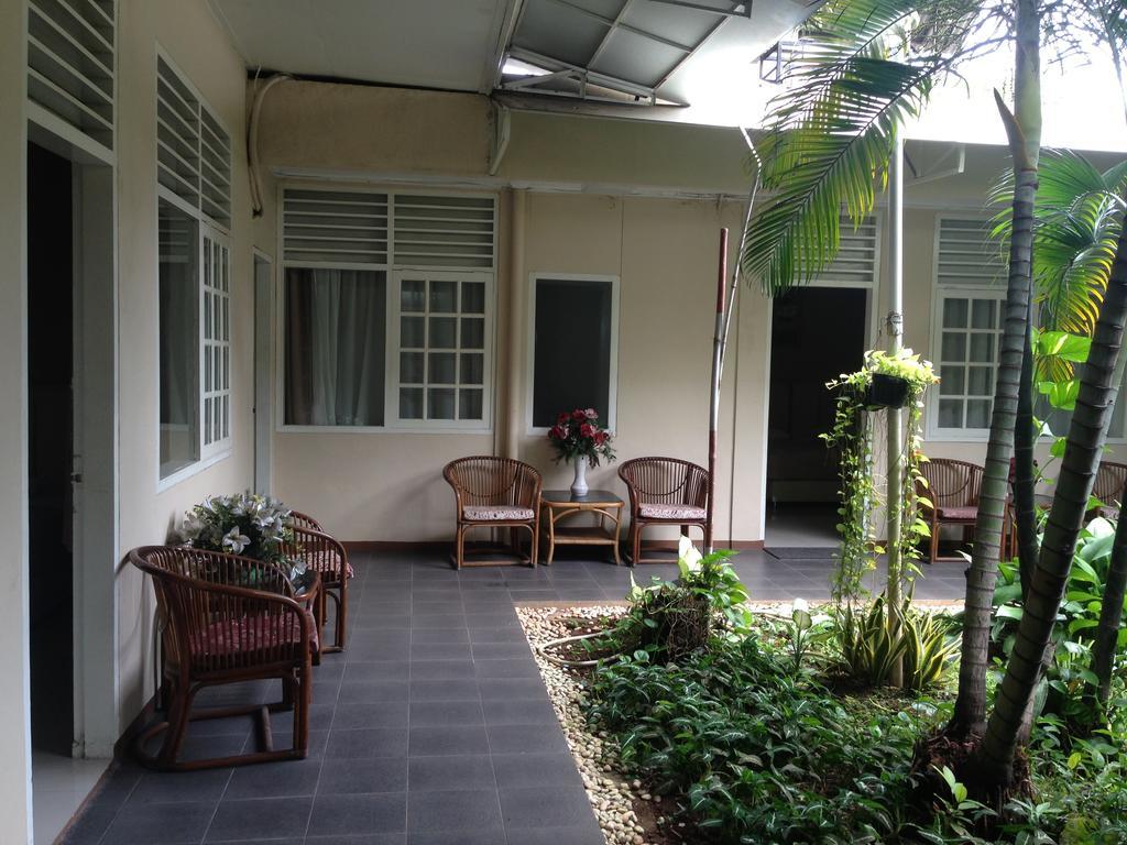 Gondia Guesthouse Jakarta Exterior foto