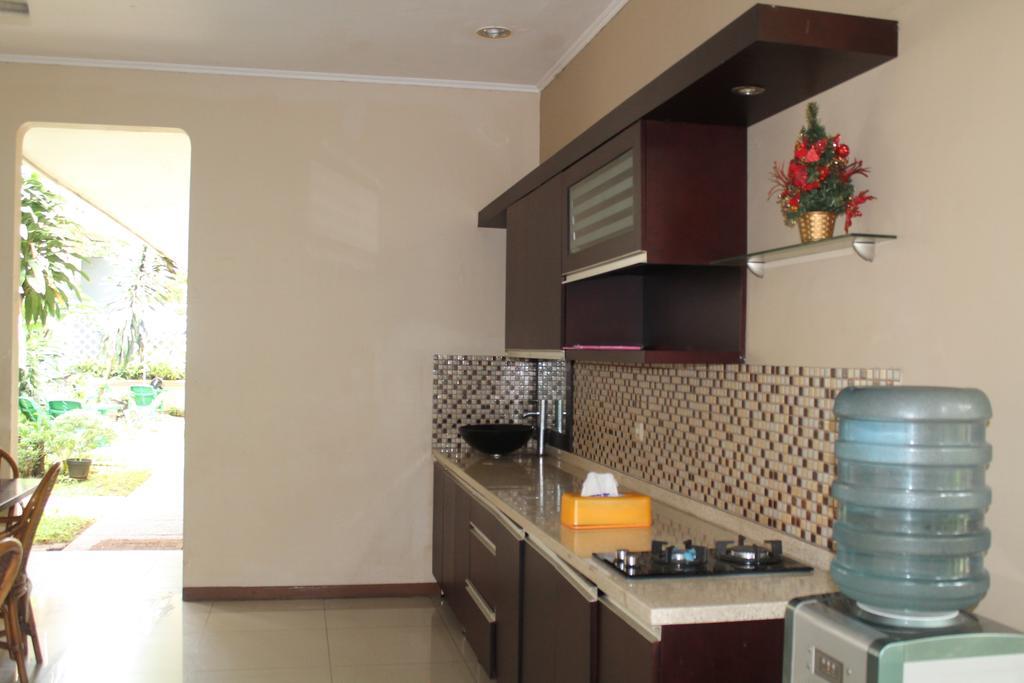 Gondia Guesthouse Jakarta Exterior foto