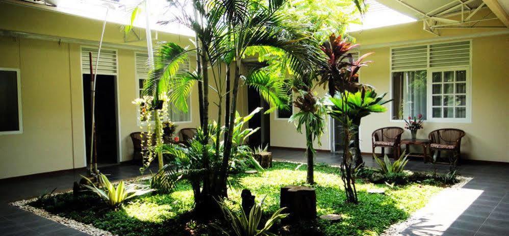 Gondia Guesthouse Jakarta Exterior foto