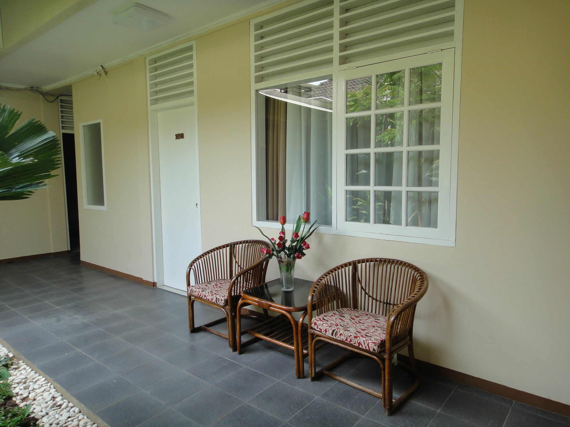 Gondia Guesthouse Jakarta Exterior foto