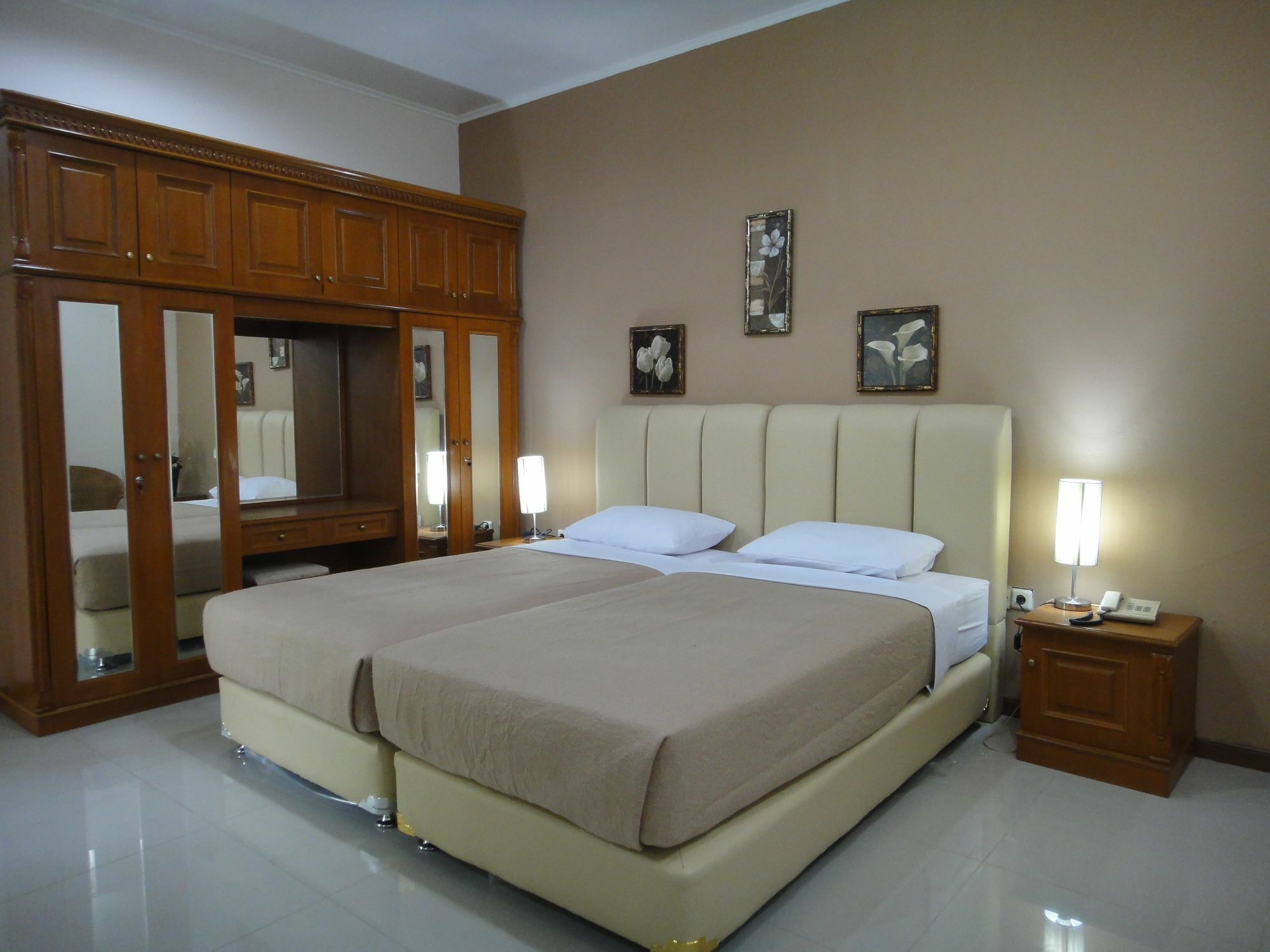 Gondia Guesthouse Jakarta Exterior foto